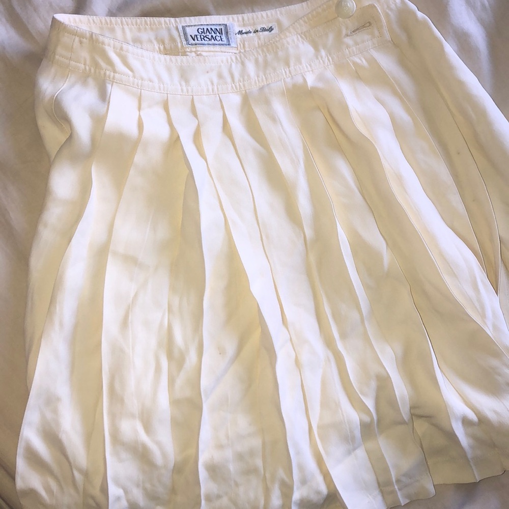 Versace skirt size small pleated skirt pre passin